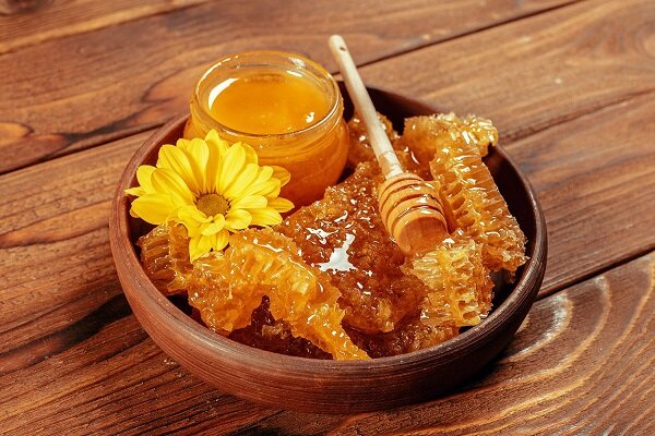 درمان لختگی خون با عسل